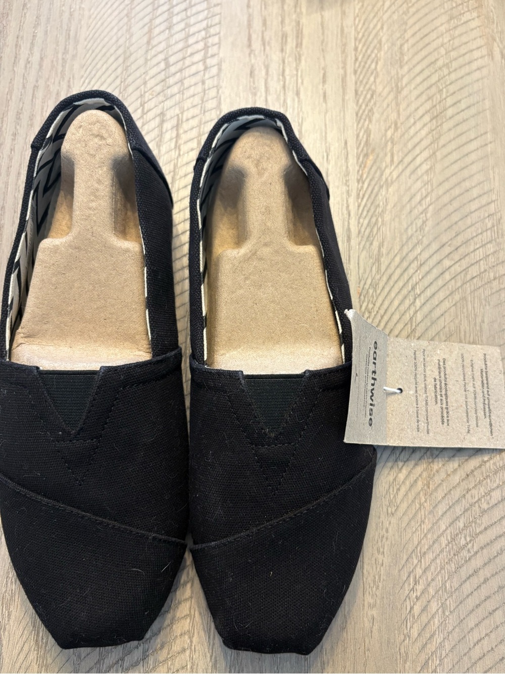 NWT Toms Black Canvas Slip-On Shoes UNISEX